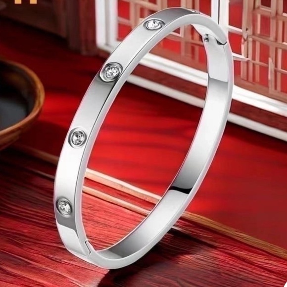 Retro Round Titanium Steel Inlay Zircon Bangle SILVER - Picture 1 of 1